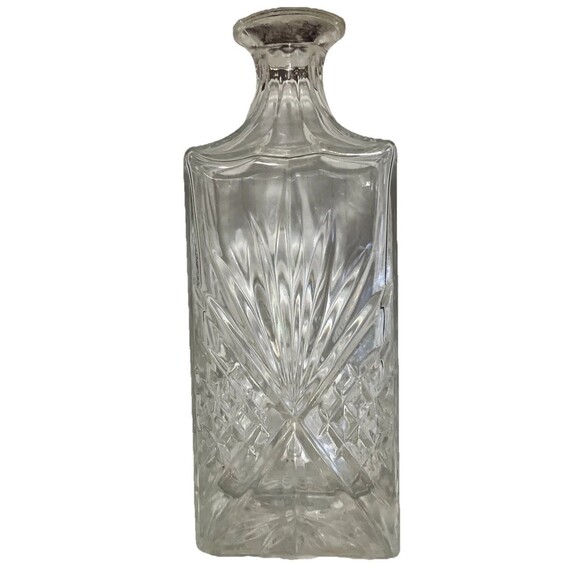 Dublin Crystal Whiskey Decanter 24oz no Stopper for liqueur or Water 9’x 4’ - Picture 5 of 16